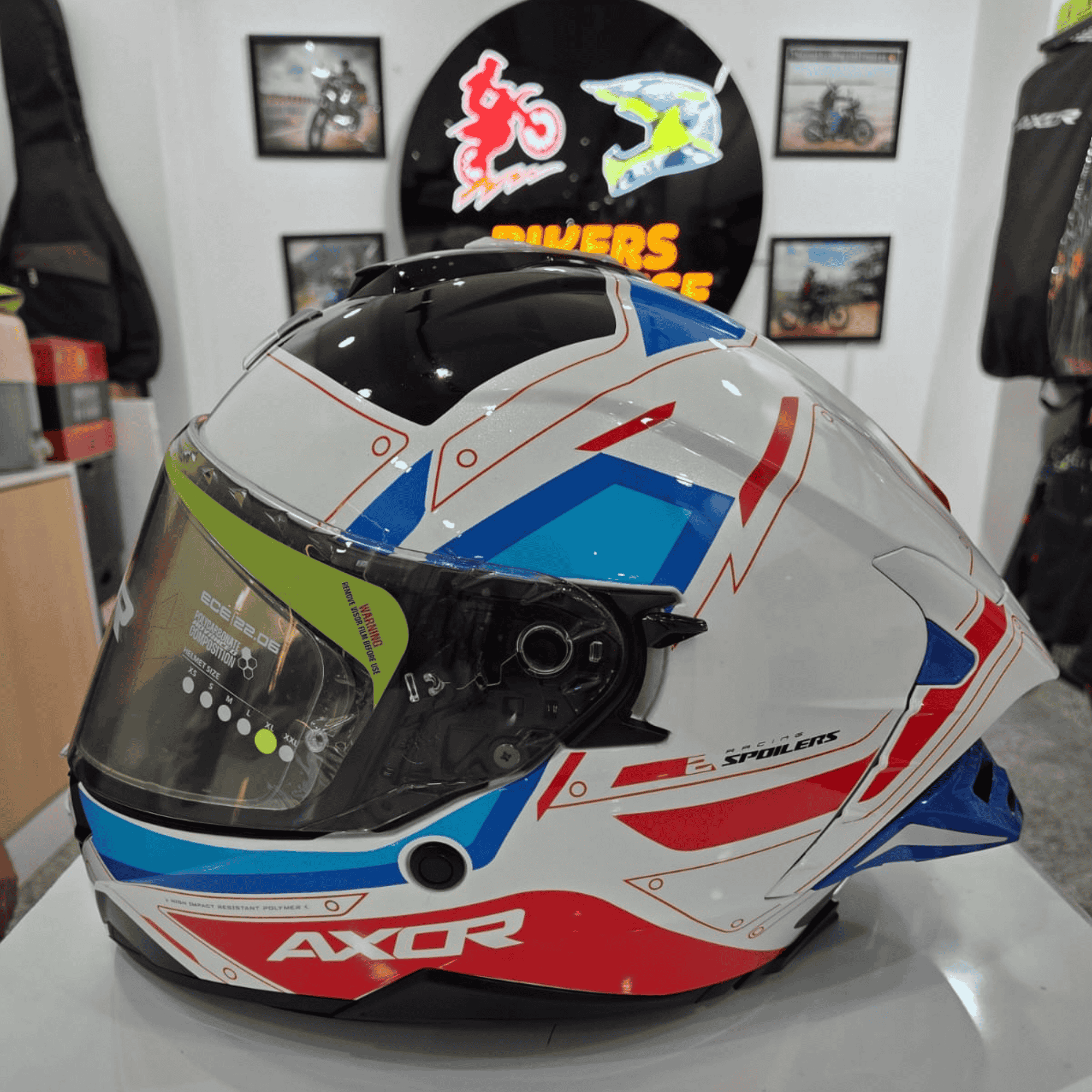 Axor Brutale Full Face Helmet – White Red Blue