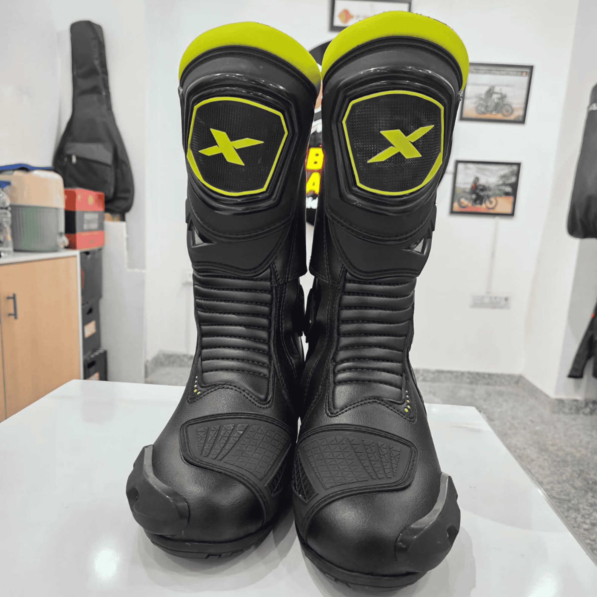 Axor Slipstream Pro Riding Boots – Black Neon Green